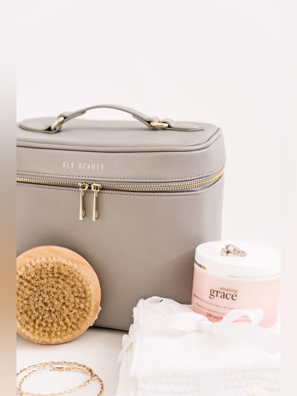 Sly Beauty The Ever Need Train Case- Grey- New